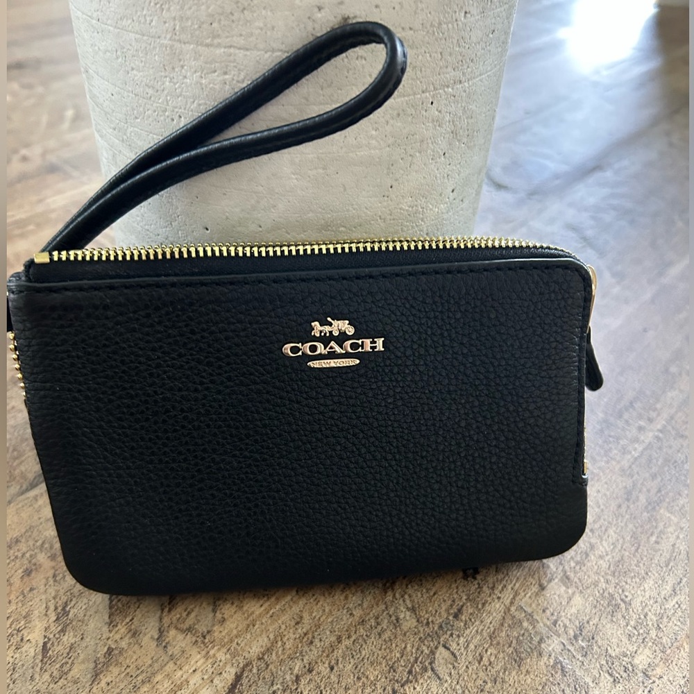 Coach Signature Double Corner Zip Wristlet Black Refined Pebble Leather - NEW